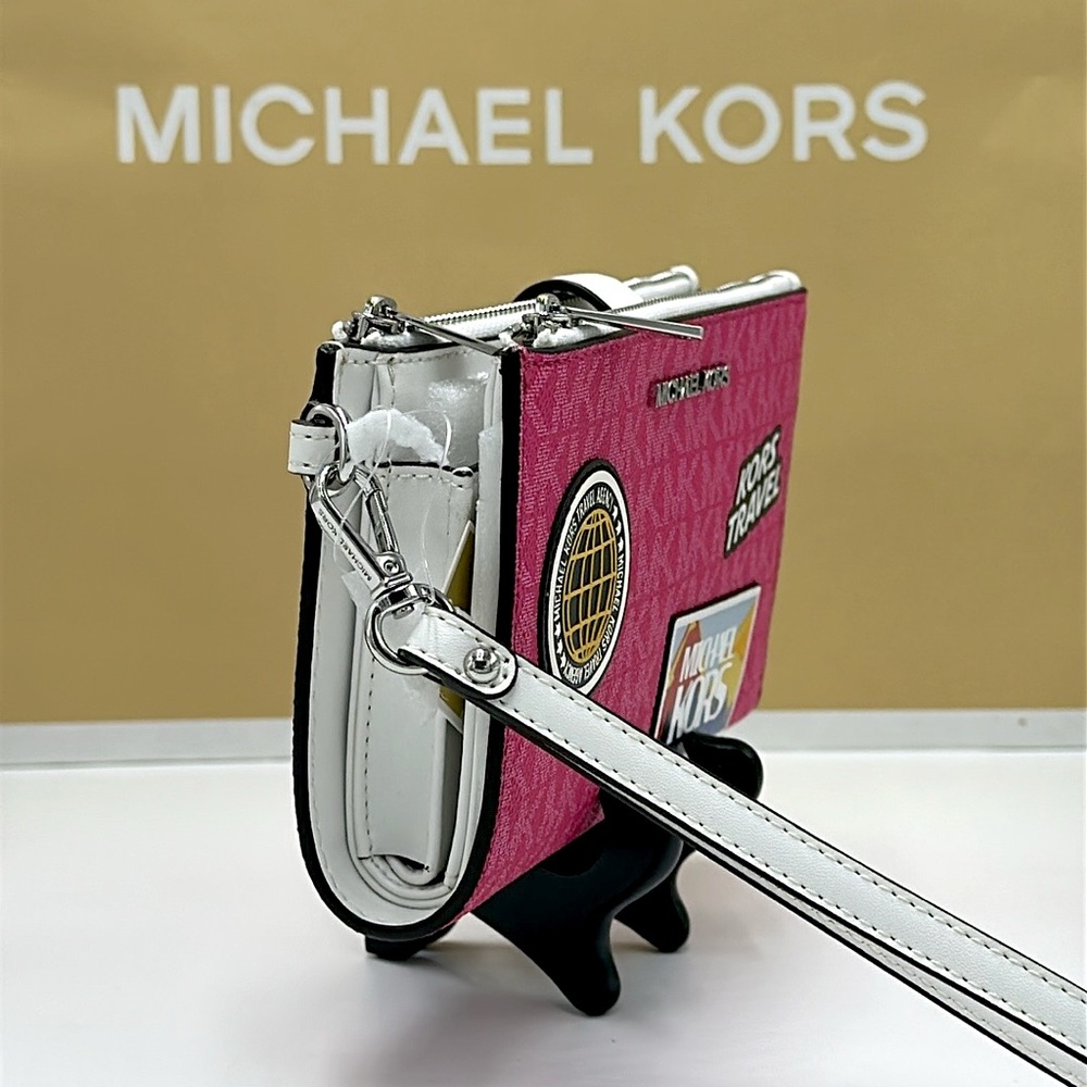Michael Kors Jet Set Travel Large Embellished Signature Logo Wristlet
Dragonfrui - Picture 4 of 16